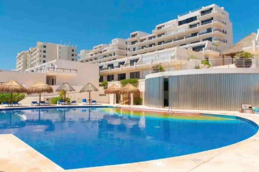 Amazing Beachfront Apartment แคนคูน ภายนอก รูปภาพ