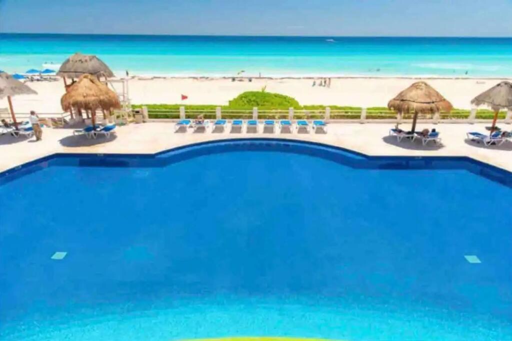 Amazing Beachfront Apartment แคนคูน ภายนอก รูปภาพ